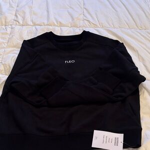 Fleo women’s Daydream Crewneck Sweatshirt